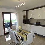 Apartment-roncevic-2-mit-meeresblick 公寓 洛瓦尼斯卡