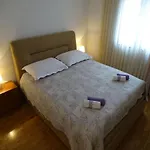 Apartment-roncevic-2-mit-meeresblick 公寓