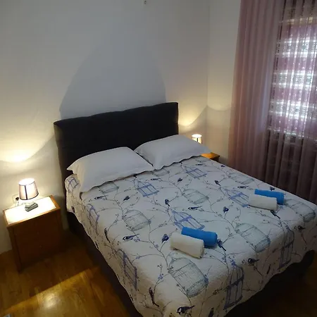 Apartment-roncevic-2-mit-meeresblick *