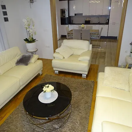 Daire Apartment-roncevic-2-mit-meeresblick