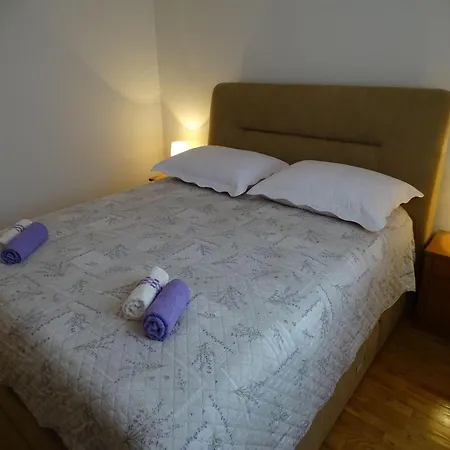 Apartment-roncevic-2-mit-meeresblick *