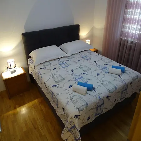 Apartment-roncevic-2-mit-meeresblick *