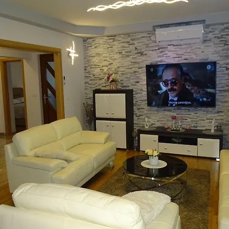 Daire Apartment-roncevic-2-mit-meeresblick *