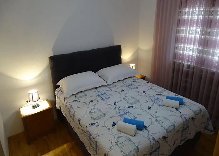 Apartment-roncevic-2-mit-meeresblick *