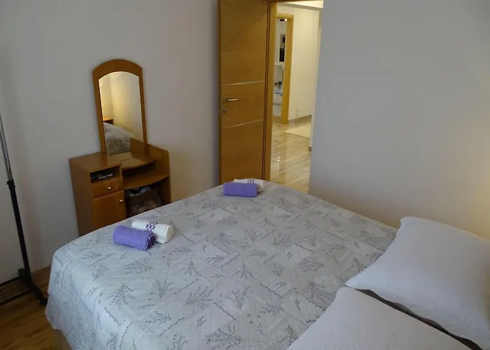 Apartment-roncevic-2-mit-meeresblick * Рованьска