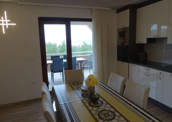 Apartment-roncevic-2-mit-meeresblick * Рованьска