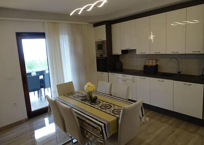 Apartment-roncevic-2-mit-meeresblick Апартаменты Рованьска