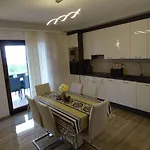 Apartment-roncevic-2-mit-meeresblick Apartament Rovanjska