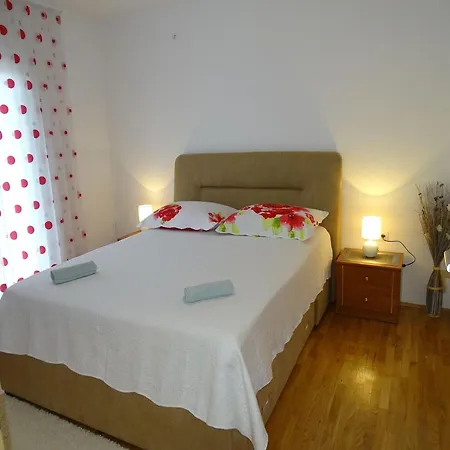 Apartment-roncevic-2-mit-meeresblick