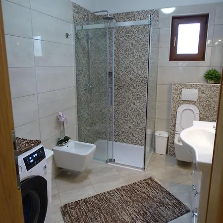 아파트 Apartment-roncevic-2-mit-meeresblick 로바니스카