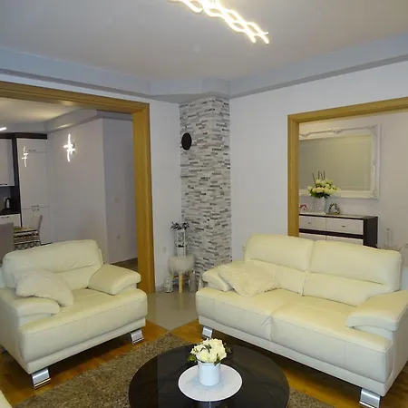 아파트 Apartment-roncevic-2-mit-meeresblick 로바니스카