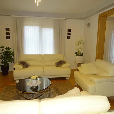 Apartment-roncevic-2-mit-meeresblick 로바니스카