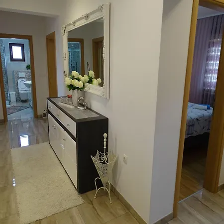Apartment-roncevic-2-mit-meeresblick 아파트 *